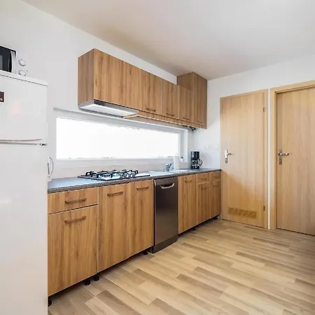 Pinadria Camping Resort Park za odmor Baska Voda